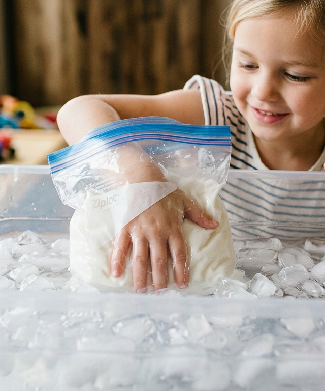 Polyester Polar Bear Blubber Glove Ice Bath Challenge — Animals activity for ages 5–10 years (indoor, 45 min)